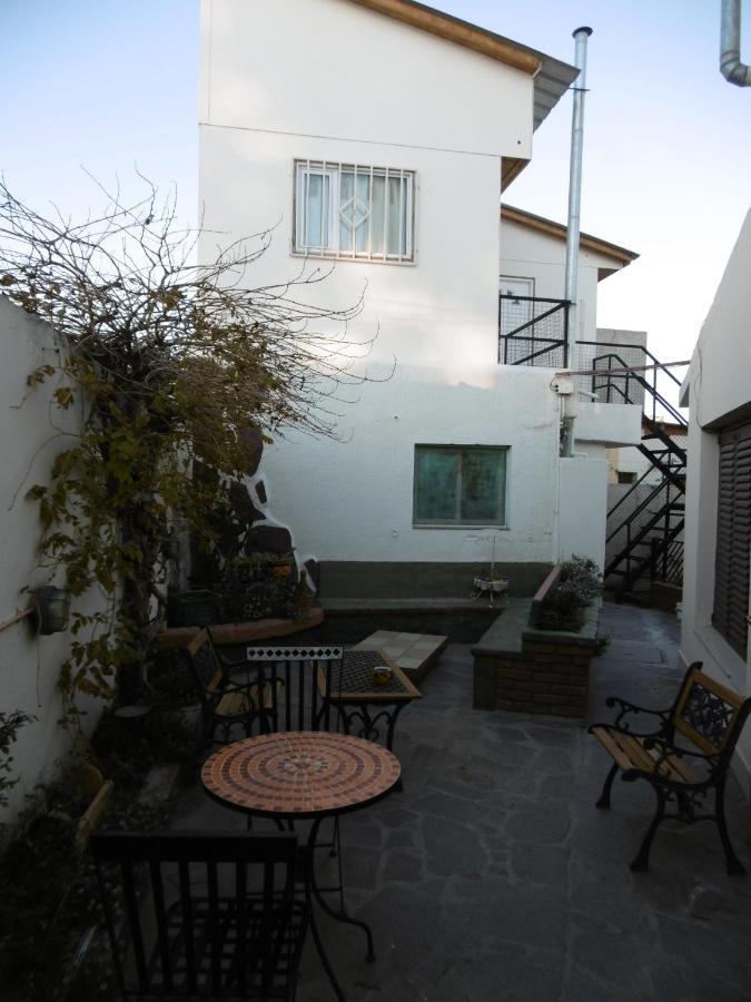 Hostel La Casa De Tounens Puerto Madryn Exterior photo